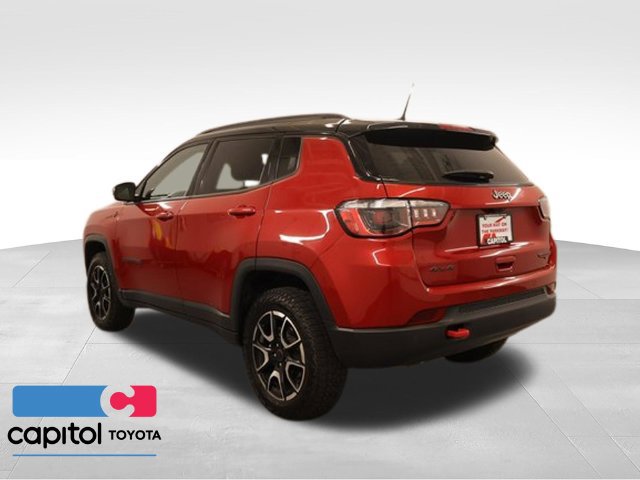 Used 2025 Jeep Compass Trailhawk AWD/4WD image 4