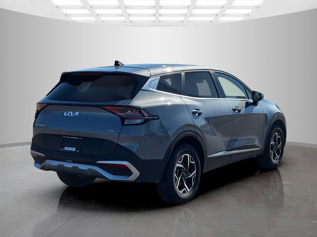 Used 2025 Kia Sportage LX image 7