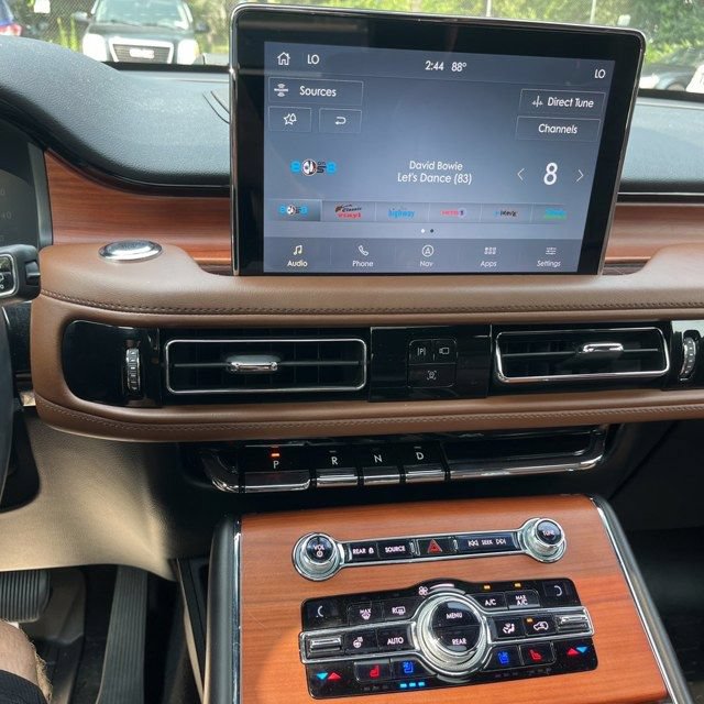 Used 2020 Lincoln Aviator Reserve w/ Equipment Group 201A AWD/4WD image 11