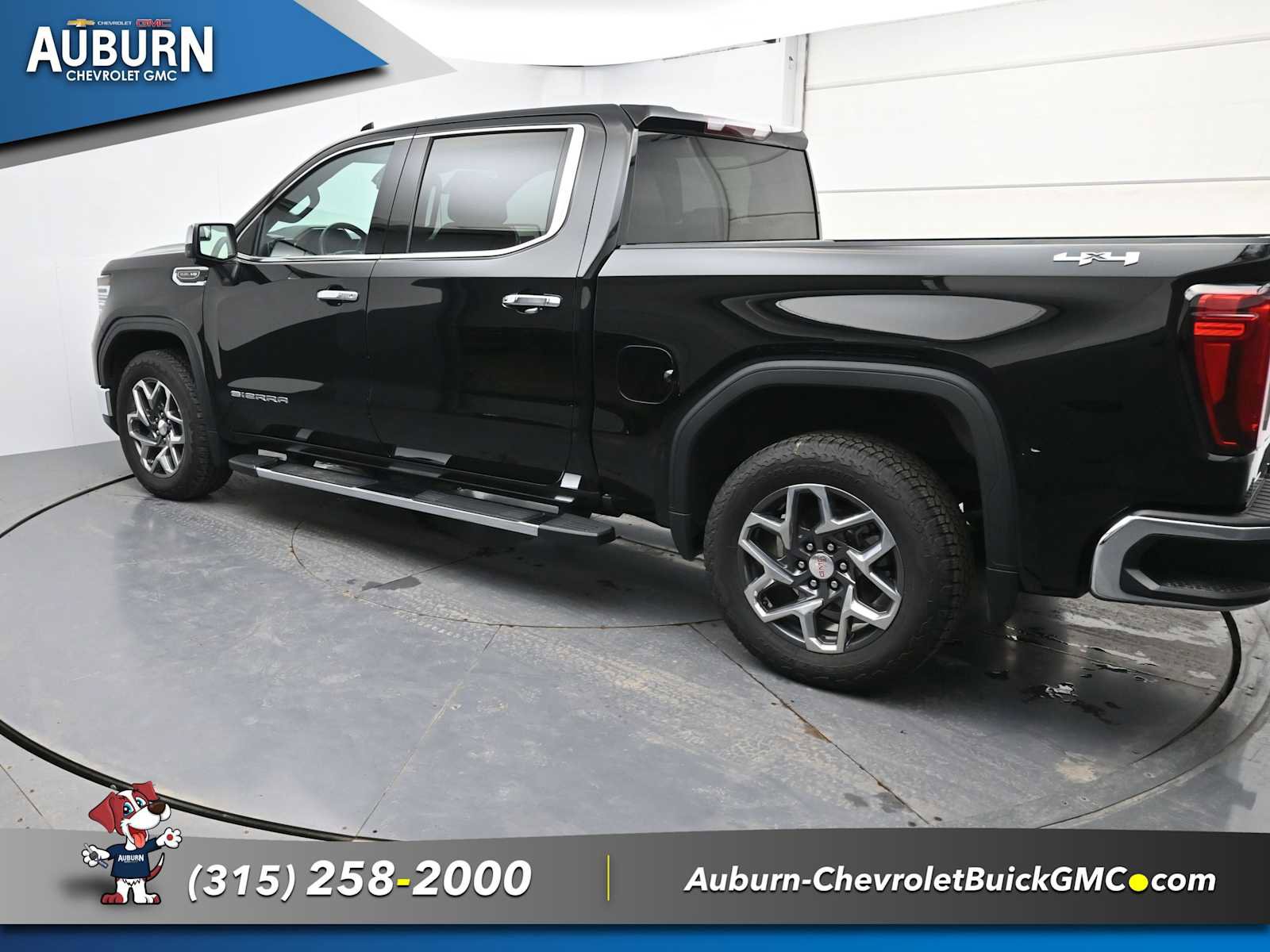 Used 2024 GMC Sierra 1500 SLT image 11