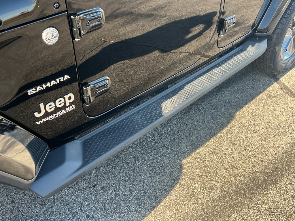 Used 2021 Jeep Wrangler Unlimited Sahara w/ Uconnect 4C Nav & Sound Group image 11