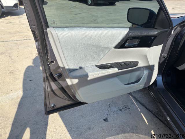 Used 2016 Honda Accord LX image 14