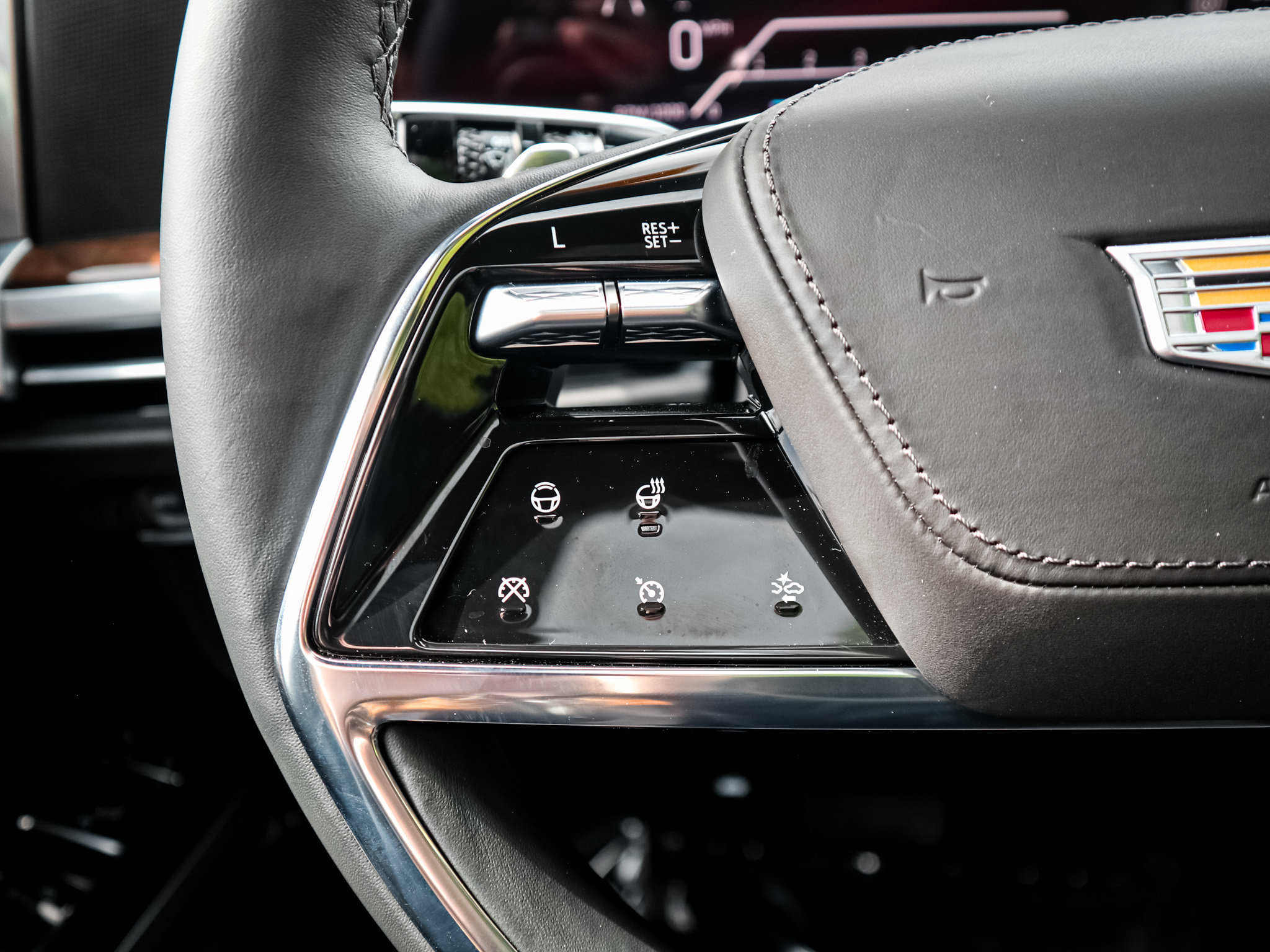 Used 2025 Cadillac Escalade Sport Platinum w/ LPO, ONYX Package image 19