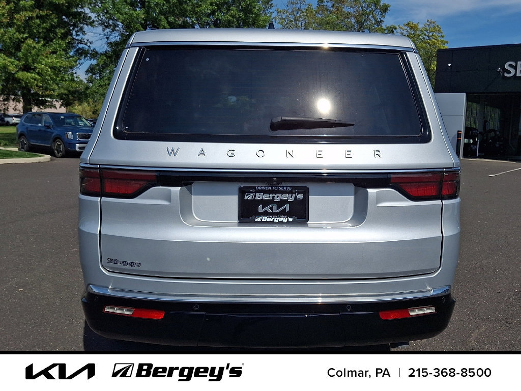 Used 2024 Jeep Wagoneer 4WD w/ Premium Group I image 6