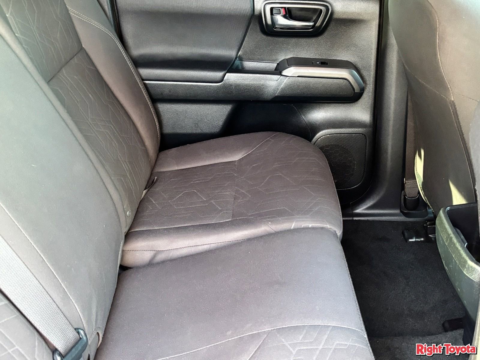 Certified 2016 Toyota Tacoma TRD Off-Road w/ Towing Package RWD image 14