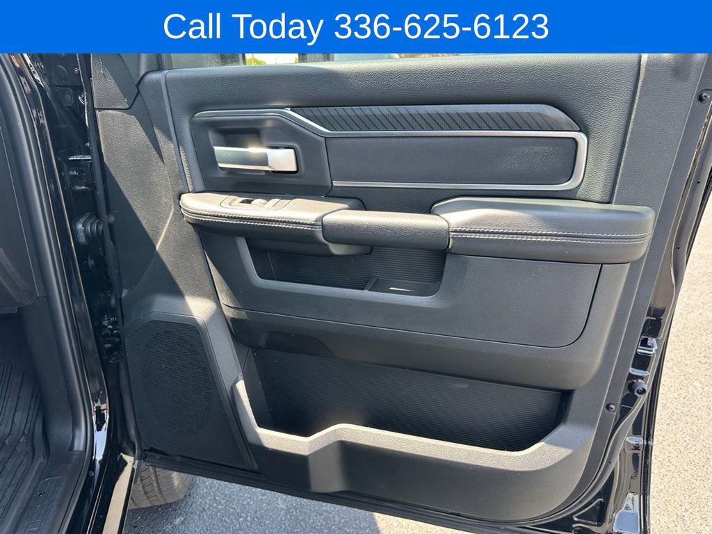 New 2025 RAM 2500 Big Horn AWD/4WD image 17