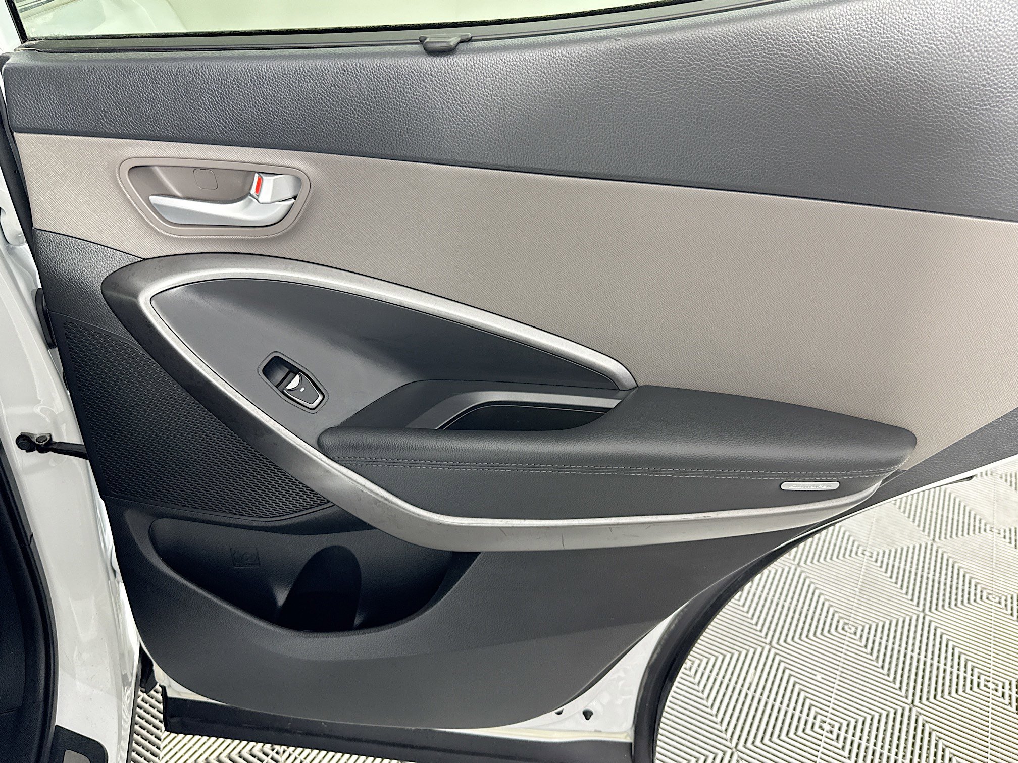 Used 2017 Hyundai Santa Fe Sport image 27