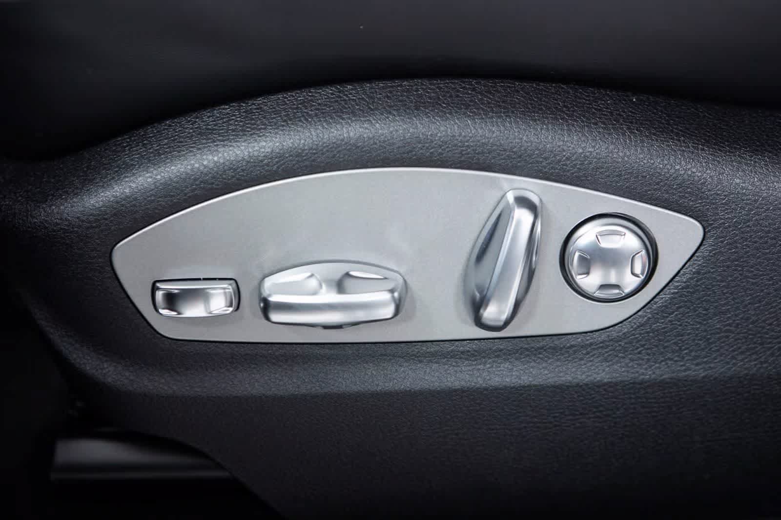 Certified 2026 Porsche Macan S AWD/4WD image 23