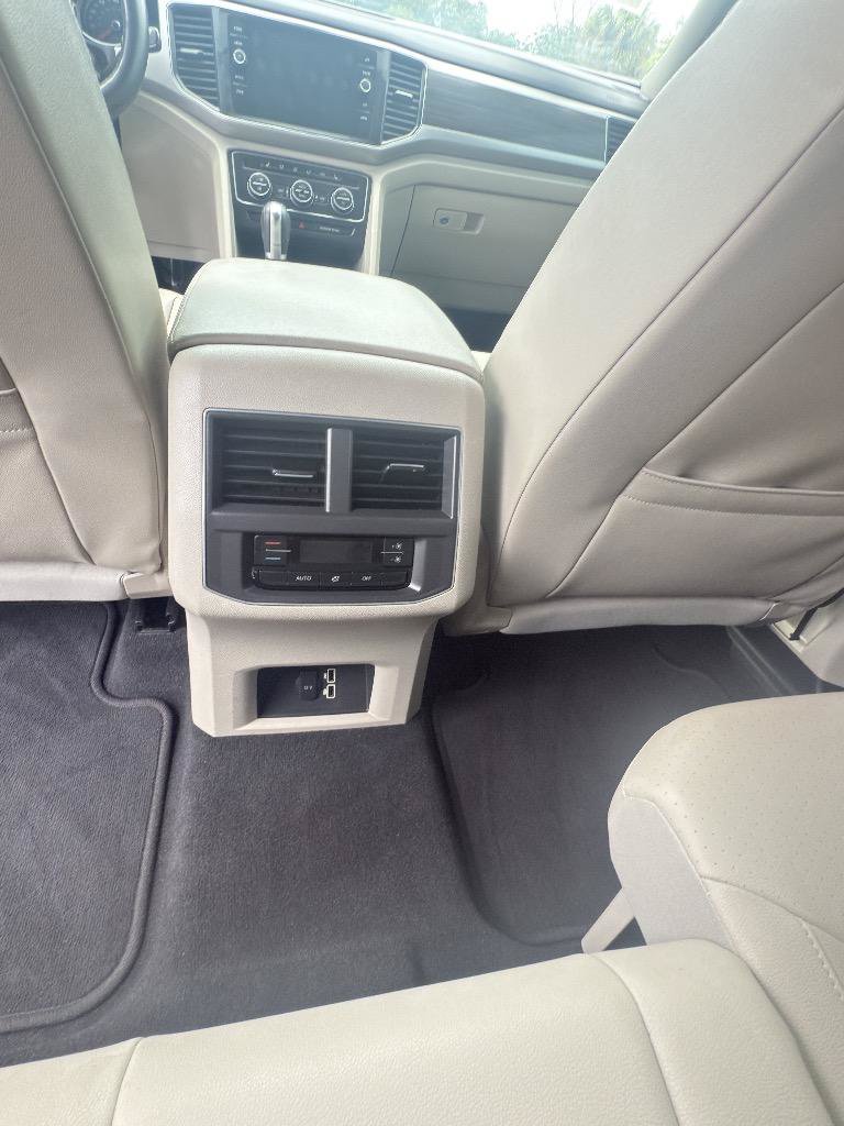 Used 2019 Volkswagen Atlas SE w/ Towing Package FWD image 7