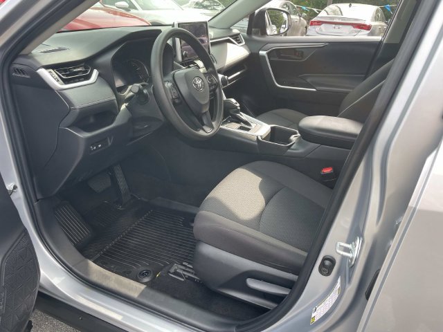 Used 2023 Toyota RAV4 LE AWD/4WD image 20