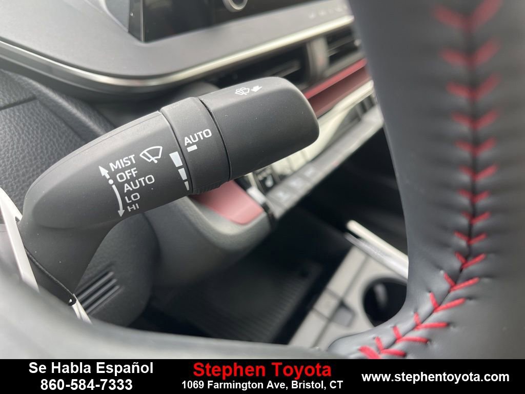 New 2025 Toyota Prius Plug-In Hybrid image 17