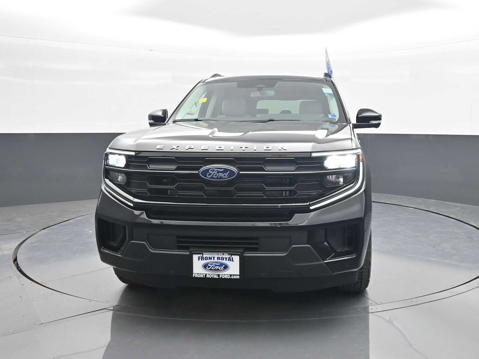 New 2026 Ford Expedition Active AWD/4WD image 3