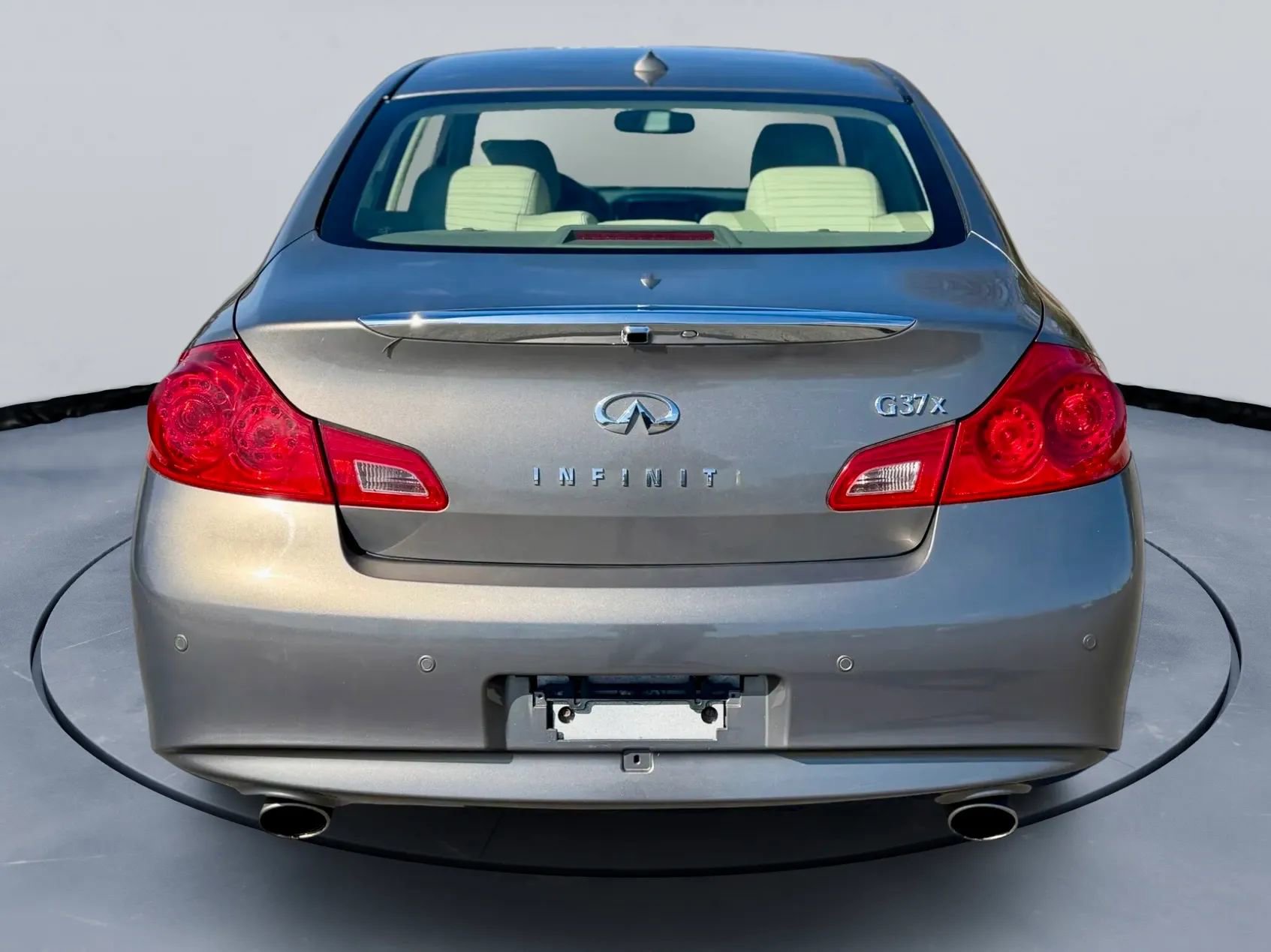 Used 2010 INFINITI G37 x Sedan w/ Premium Pkg image 5