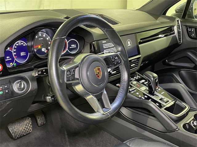 Certified 2022 Porsche Cayenne Platinum Edition image 4