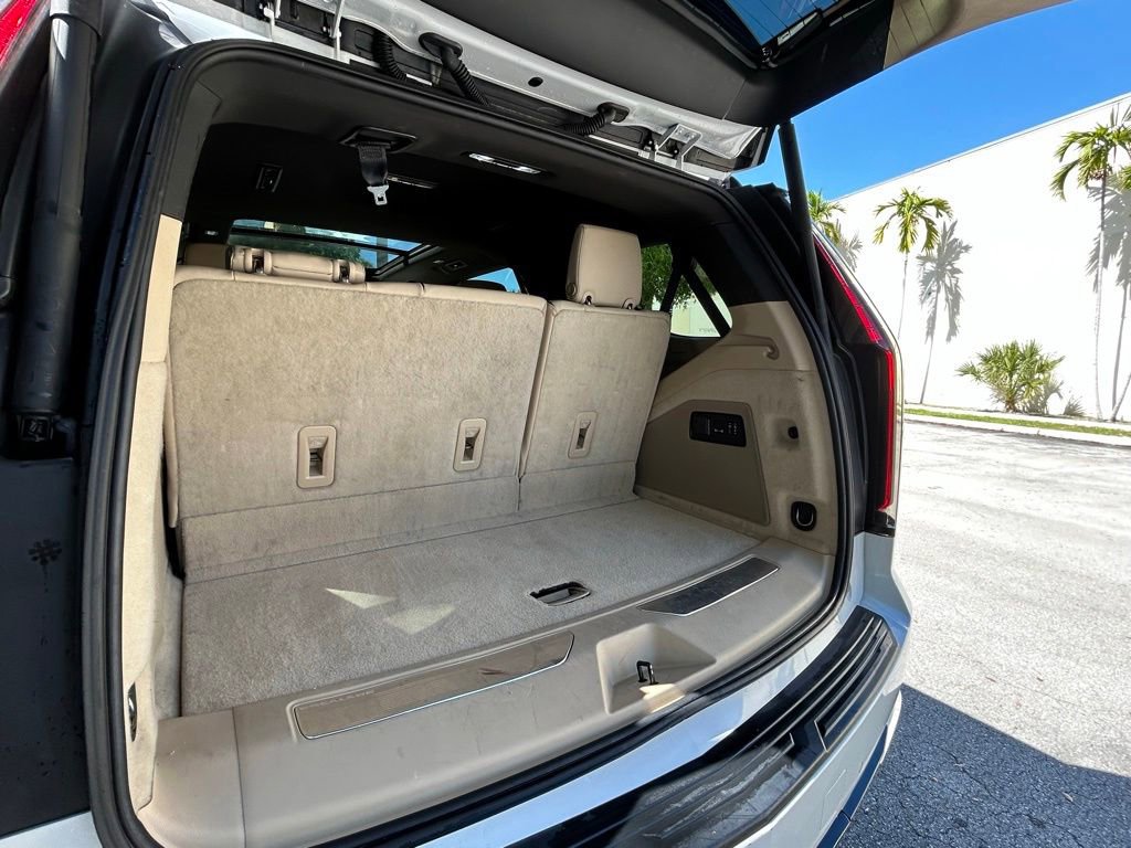 Used 2023 Cadillac Escalade Premium Luxury w/ Performance Package AWD/4WD image 63