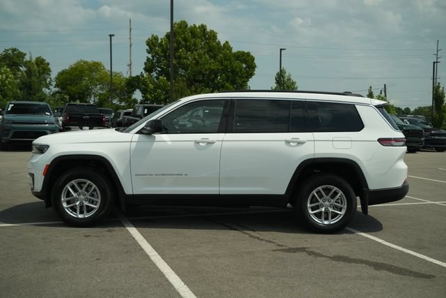 New 2026 Jeep Grand Cherokee L Laredo w/ MOPAR Finishing Package AWD/4WD image 4