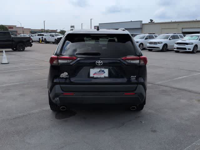 Used 2019 Toyota RAV4 XLE Premium w/ Cold Weather Package AWD/4WD image 7