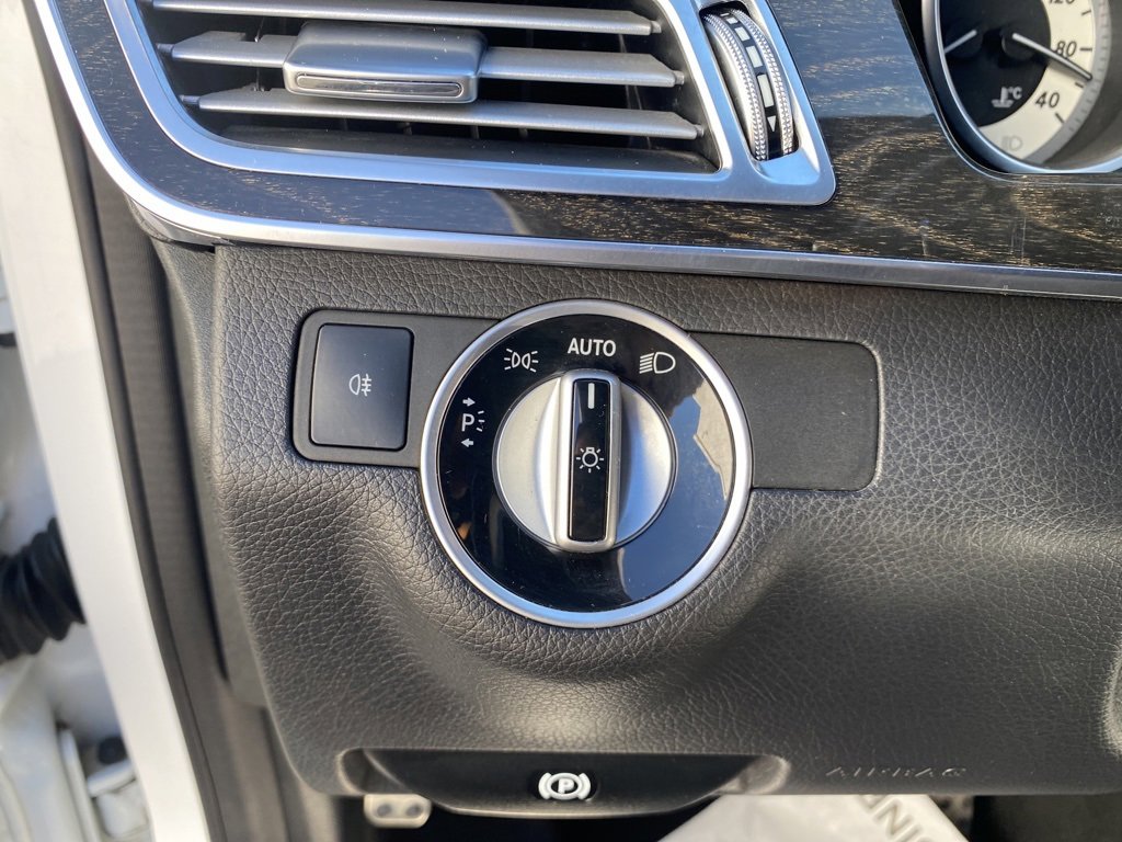 Used 2014 Mercedes-Benz E 250 BlueTEC Sedan image 26