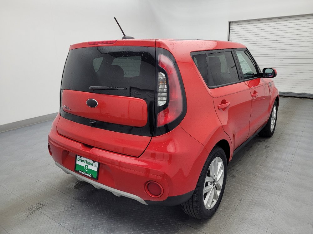 Used 2019 Kia Soul + image 9