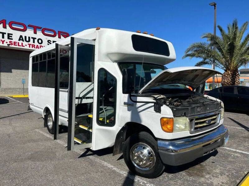Used 2006 Ford E-350 and Econoline 350 Super Duty RWD image 31