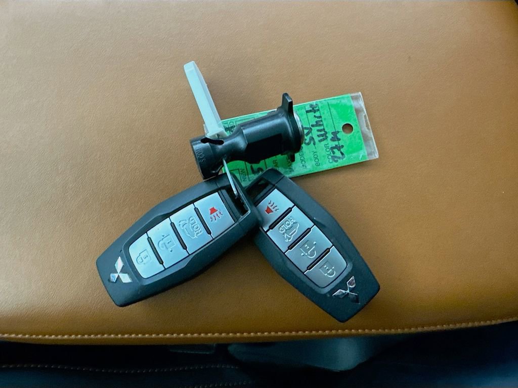 Used 2023 Mitsubishi Outlander SEL image 28