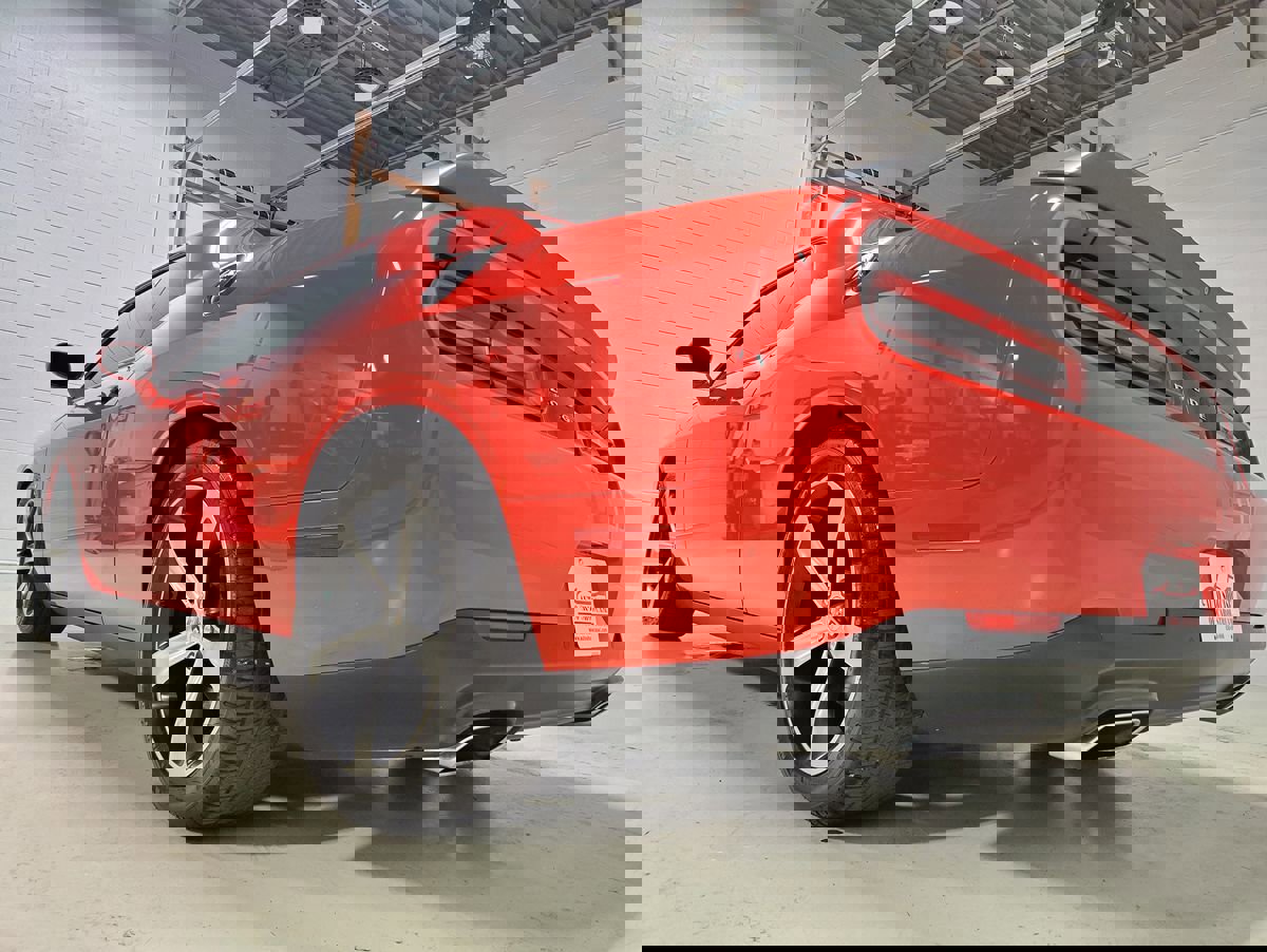 Used 2015 Dodge Challenger R/T Plus image 20