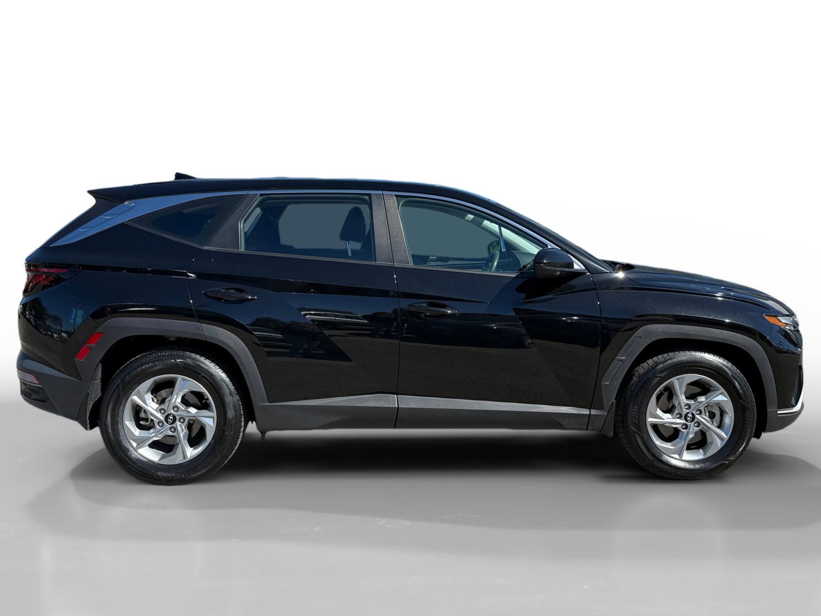 Certified 2024 Hyundai Tucson SE image 6
