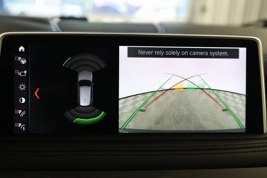 Used 2018 BMW X5 xDrive50i w/ M Sport Package image 32