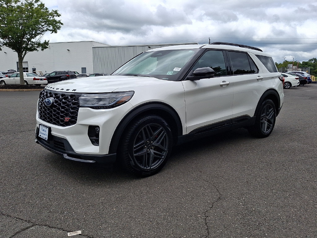 Certified 2025 Ford Explorer ST AWD/4WD image 6