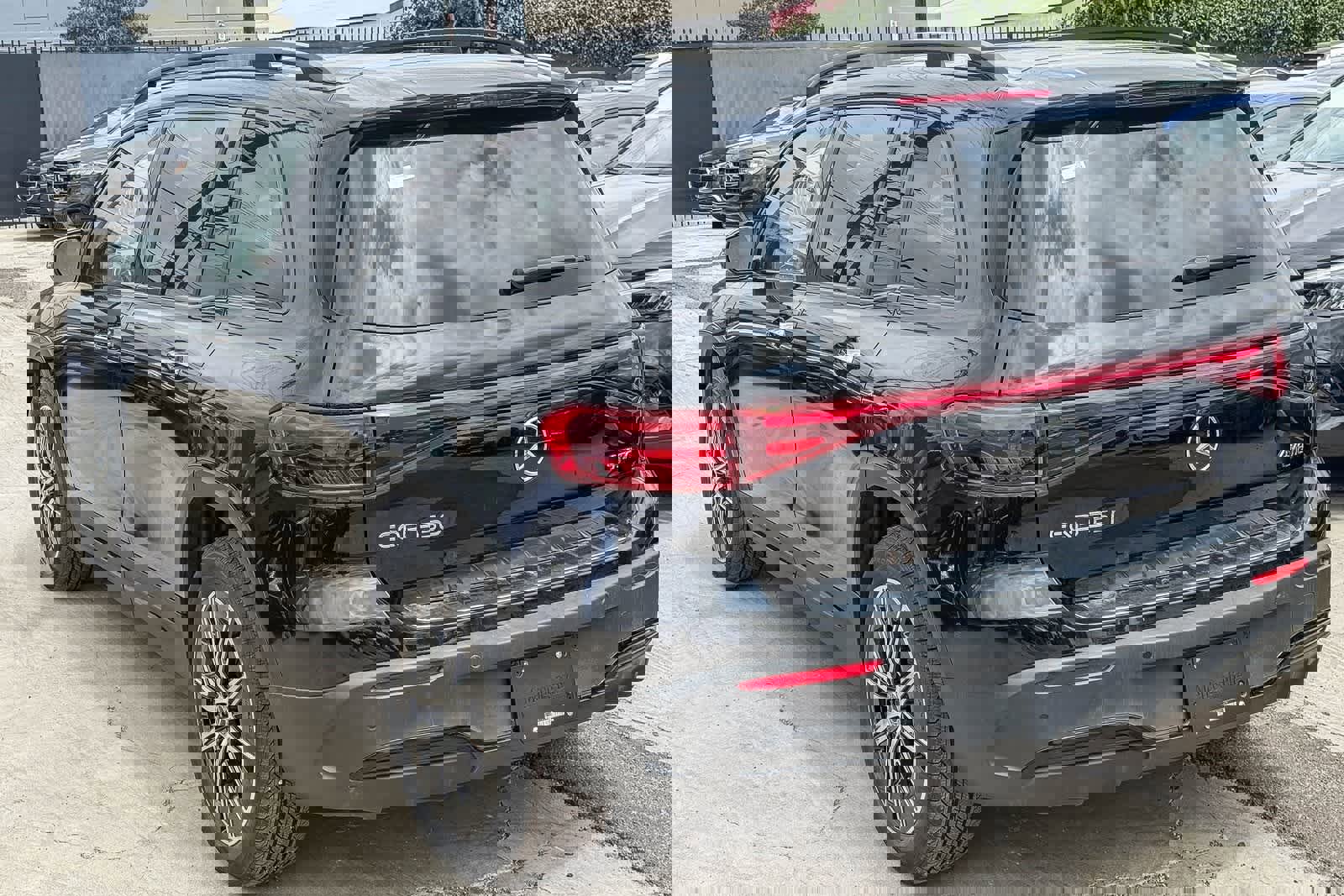 Used 2024 Mercedes-Benz EQB 350 4MATIC SUV image 6