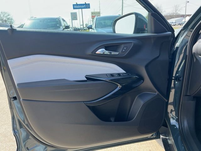 New 2026 Chevrolet Trax LT w/ Sunroof Package FWD image 10