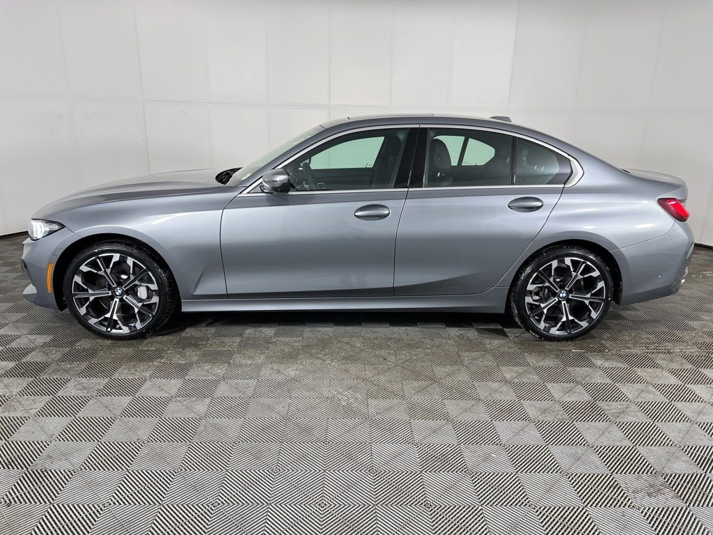 Used 2025 BMW 330i xDrive Sedan w/ Premium Package image 12