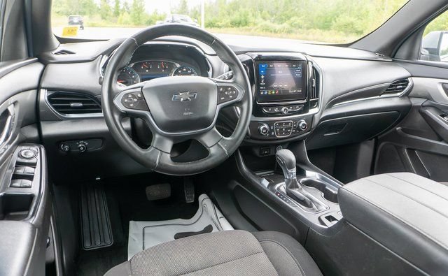 Used 2023 Chevrolet Traverse LT FWD image 12