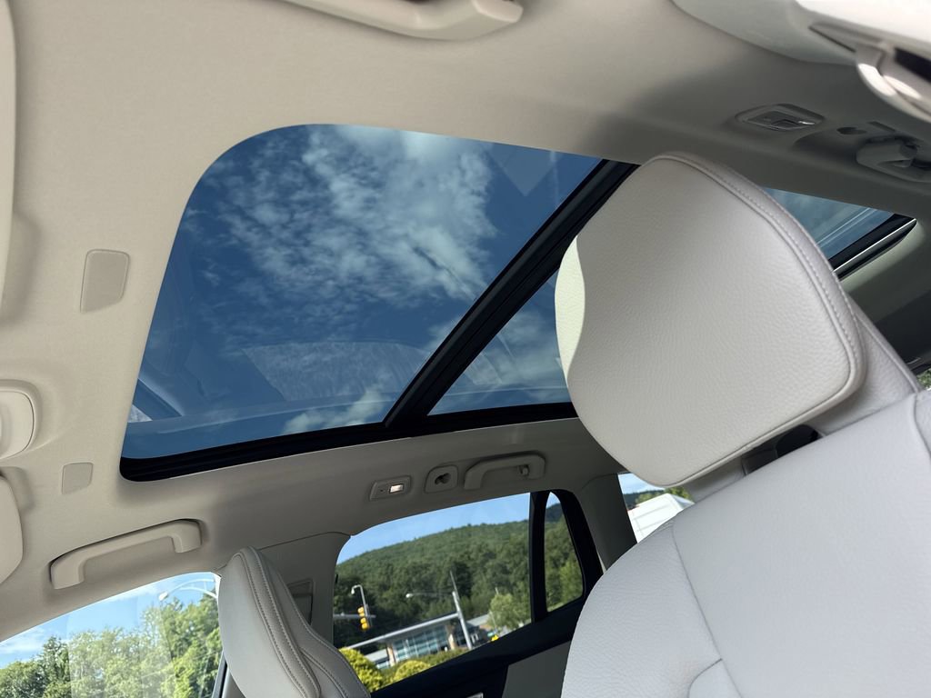 New 2026 Volvo V60 B5 Cross Country Plus w/ Protection Package Premier image 10