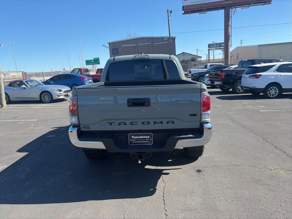 Used 2022 Toyota Tacoma TRD Off-Road image 6