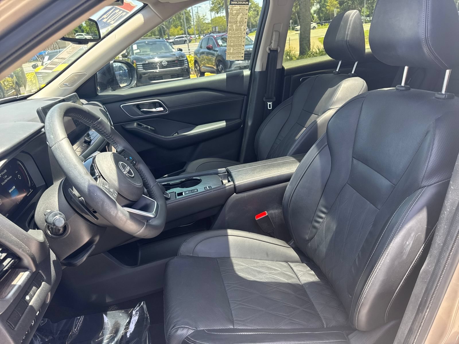 Certified 2024 Nissan Rogue Platinum FWD image 36