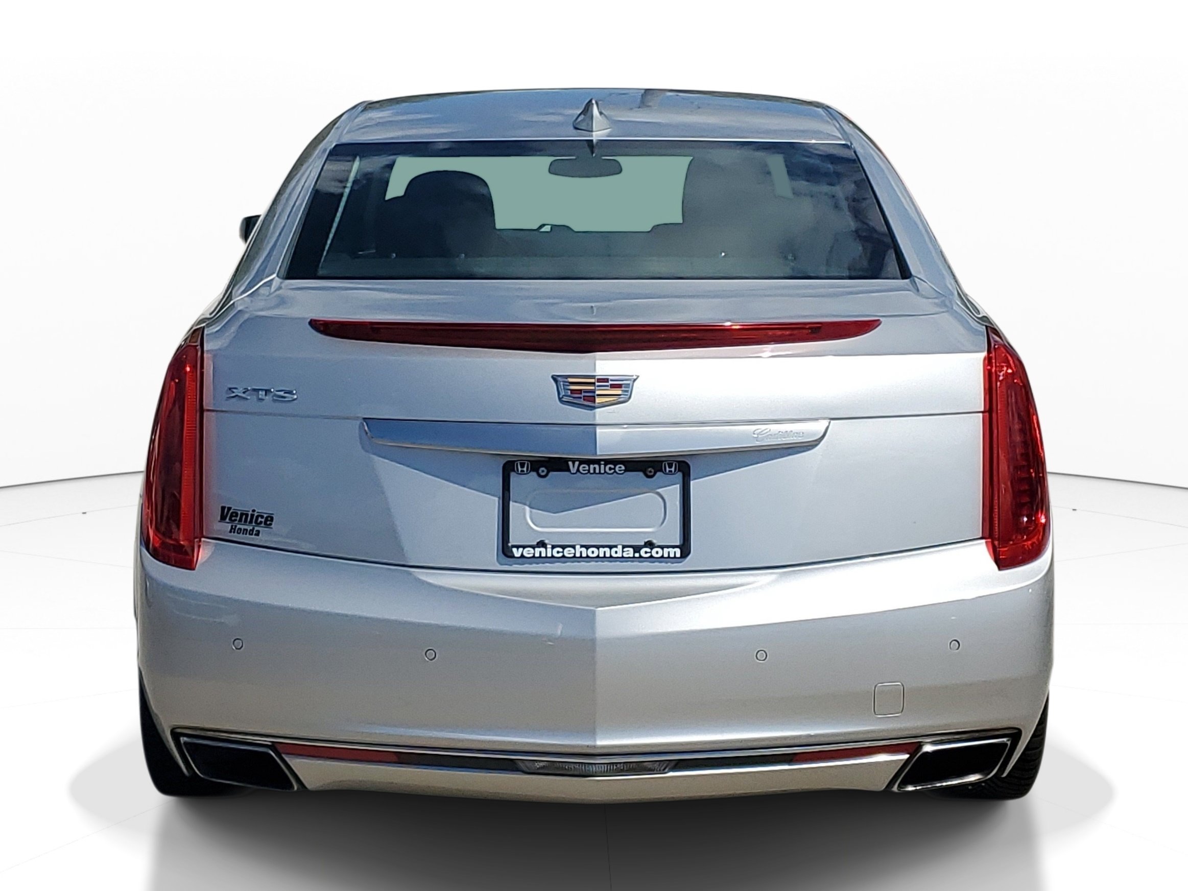 Used 2017 Cadillac XTS Luxury FWD image 5