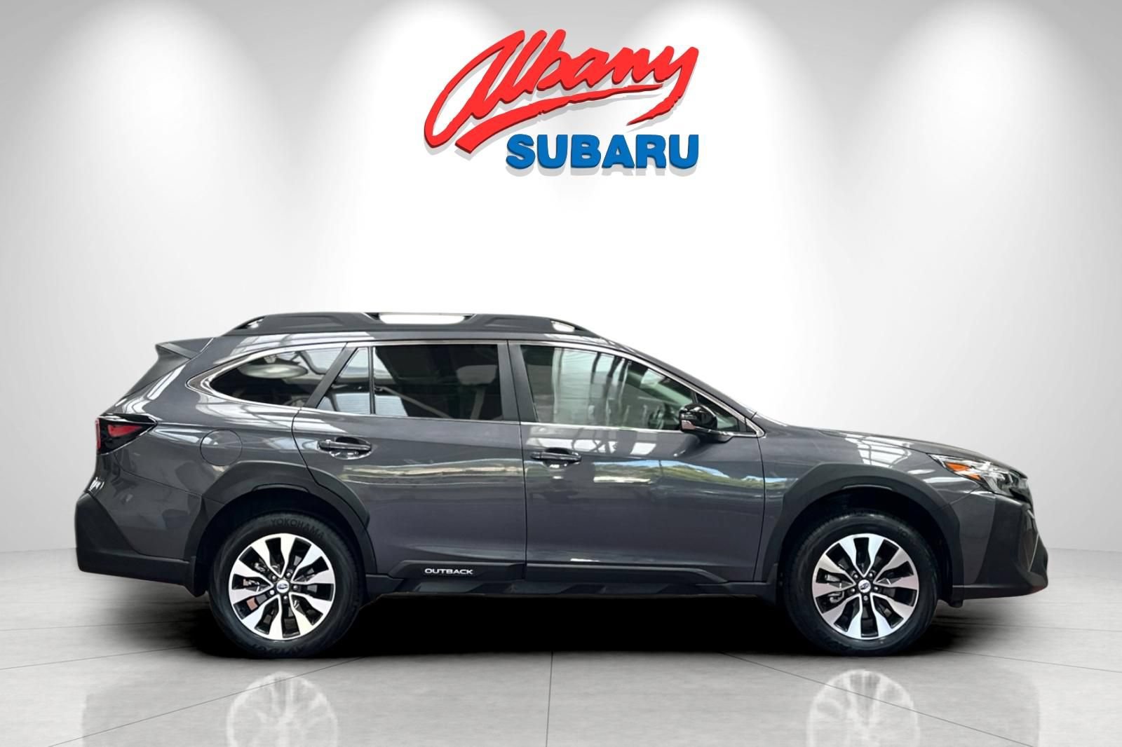 Used 2024 Subaru Outback Limited AWD/4WD image 3