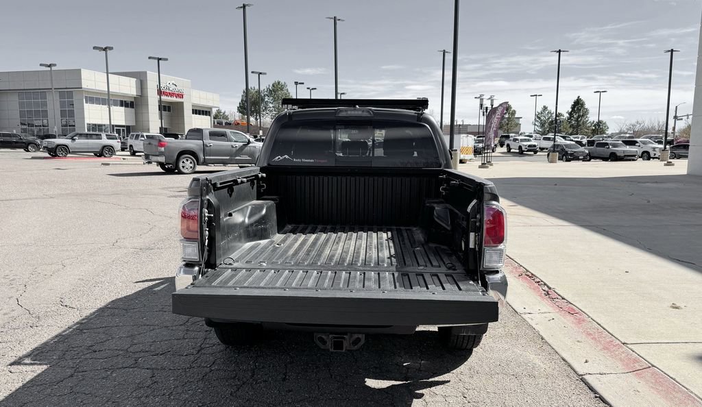 Used 2020 Toyota Tacoma TRD Off-Road image 8