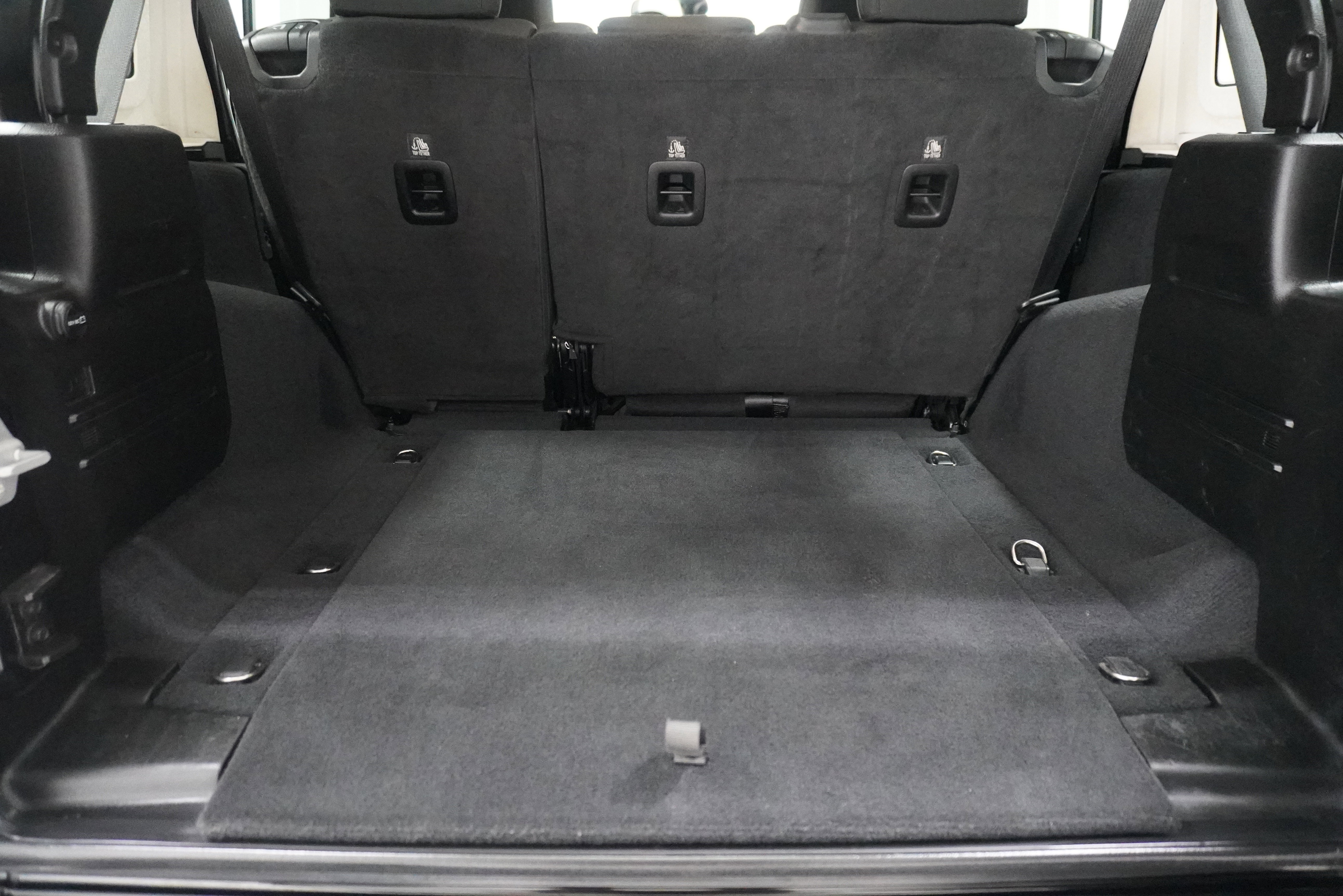 Used 2019 Jeep Wrangler Unlimited Sahara image 26