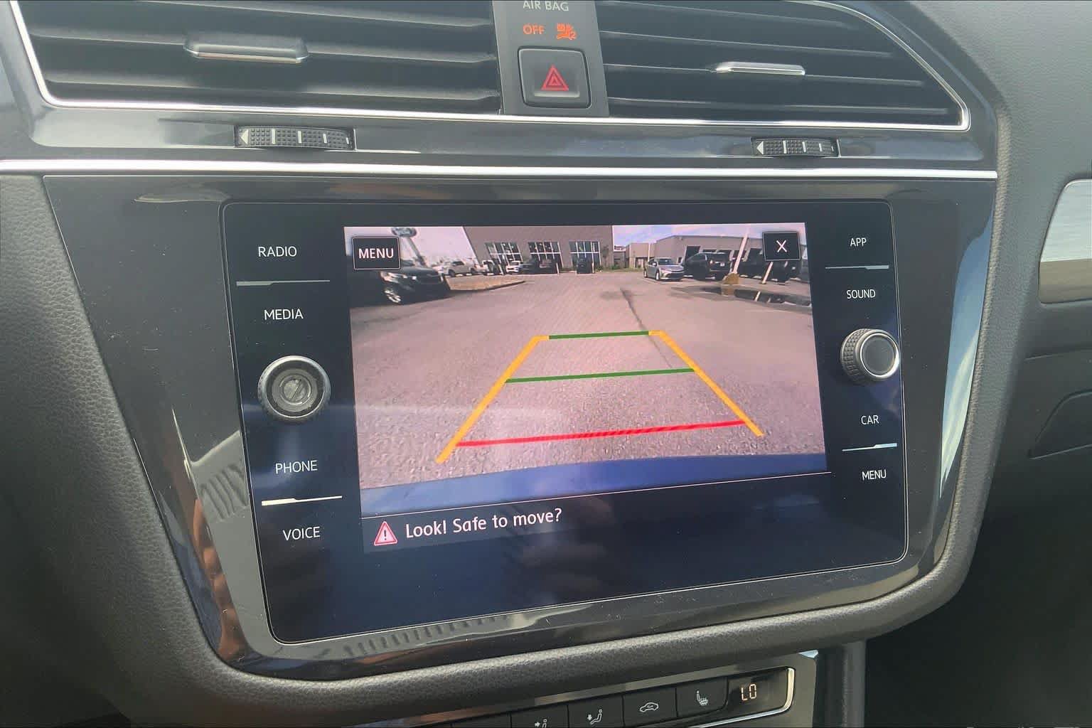 Used 2019 Volkswagen Tiguan SE w/ Panoramic Sunroof Package FWD image 27