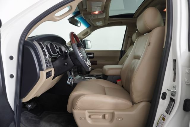 Used 2015 Toyota Sequoia Platinum RWD image 19