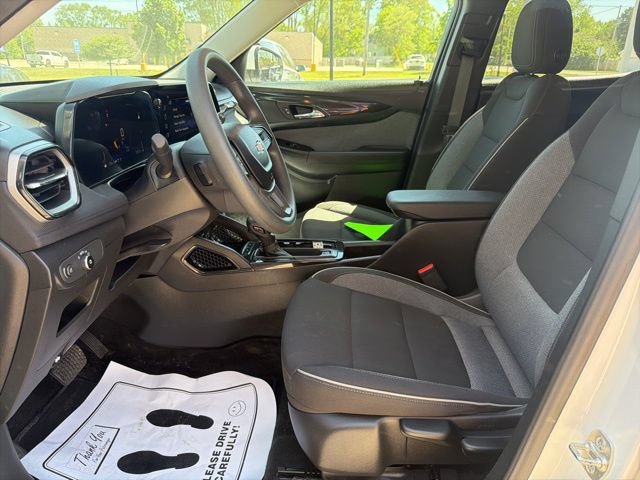Used 2025 Chevrolet TrailBlazer LT AWD/4WD image 19