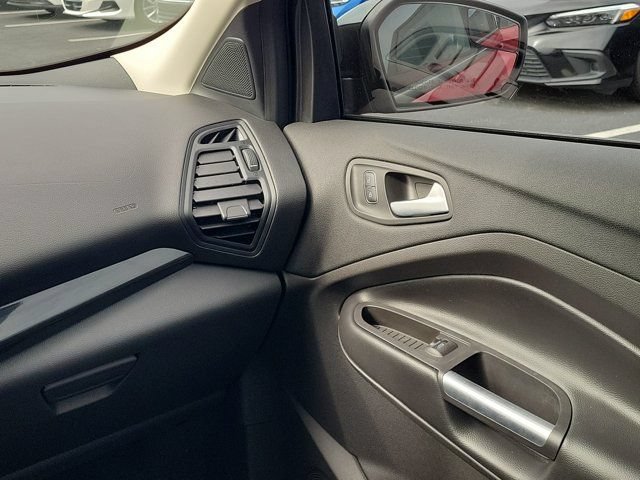 Used 2019 Ford Escape SE FWD image 4