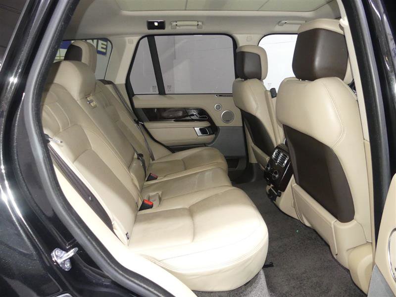 Used 2018 Land Rover Range Rover HSE image 29
