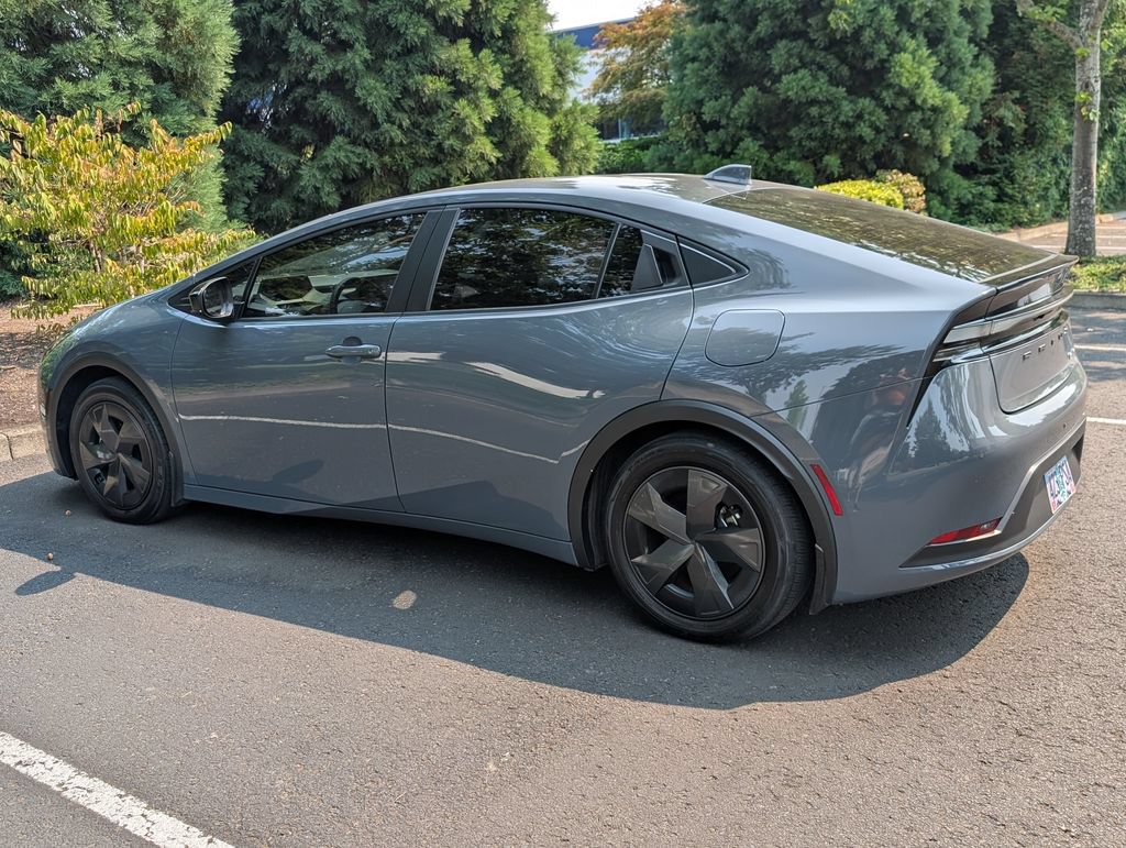 Certified 2025 Toyota Prius Plug-In Hybrid FWD image 6