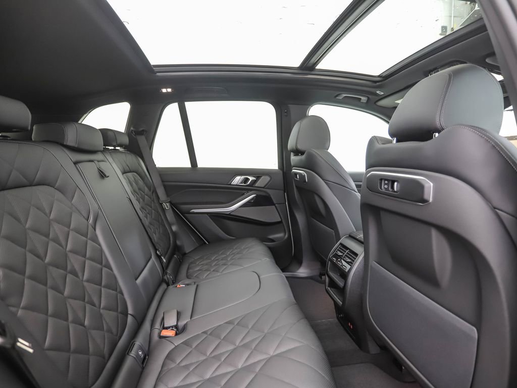 Used 2026 BMW X5 xDrive40i w/ M Sport Package image 25