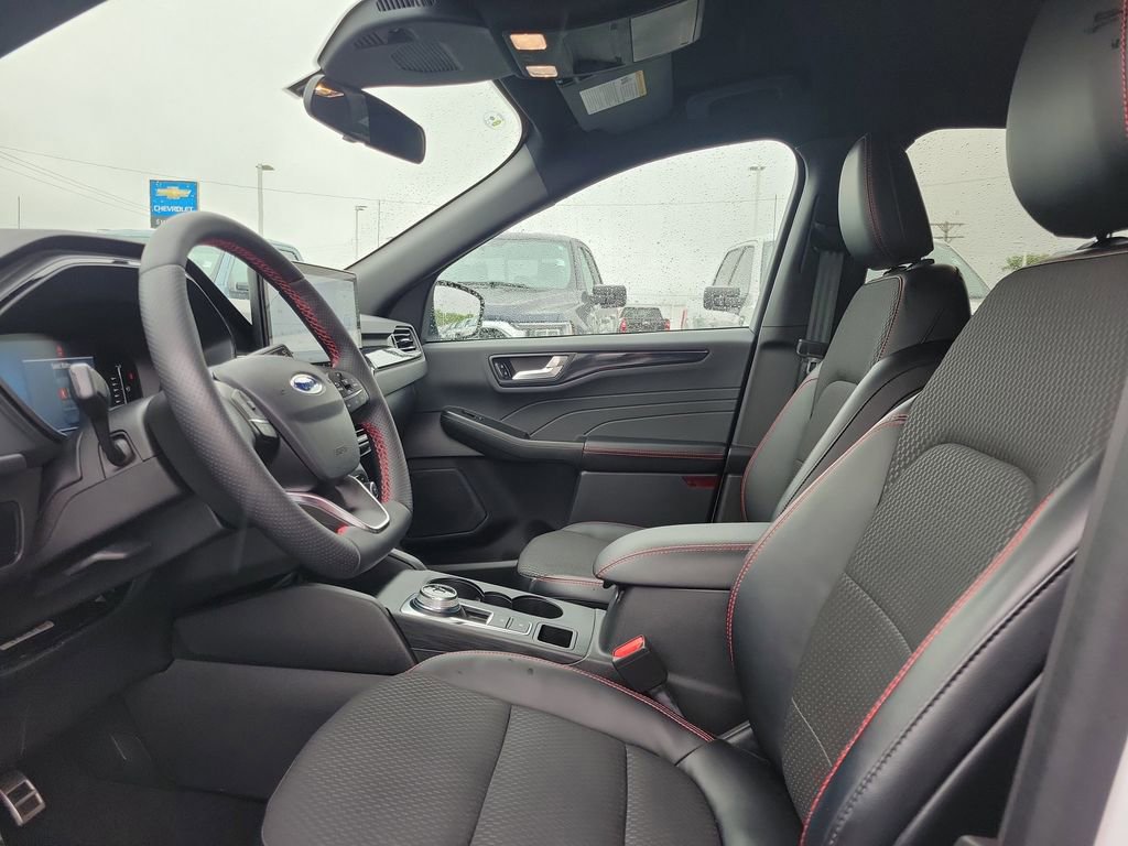 Used 2023 Ford Escape ST-Line w/ Tech Pack #1 FWD image 18