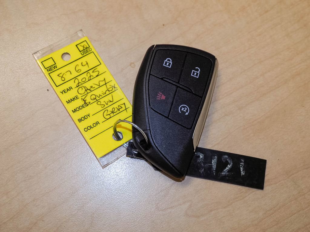 Used 2025 Chevrolet Equinox LT image 35