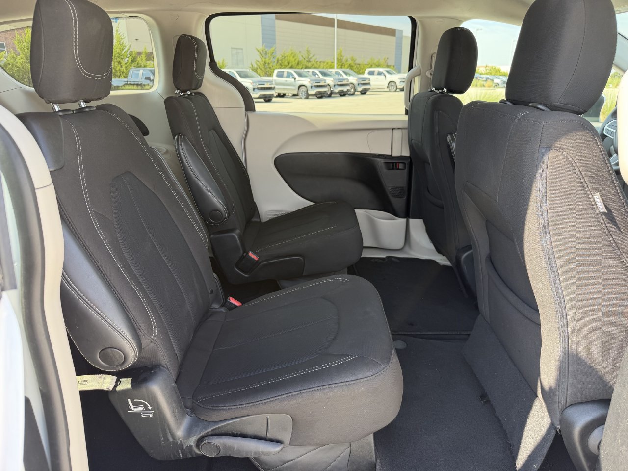 Used 2023 Chrysler Voyager LX FWD image 27